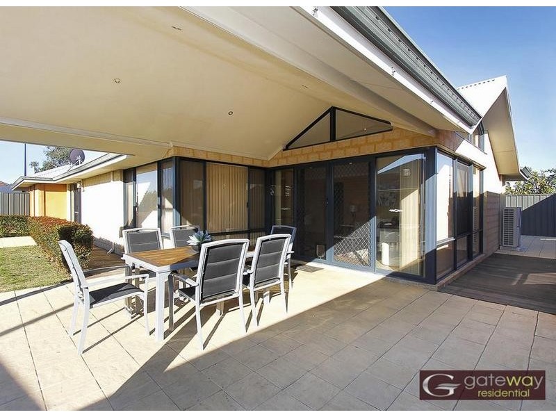 16 Ashendon Boulevard, Hammond Park WA 6164