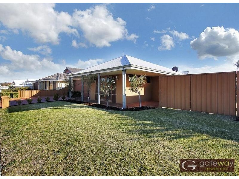 16 Ashendon Boulevard, Hammond Park WA 6164