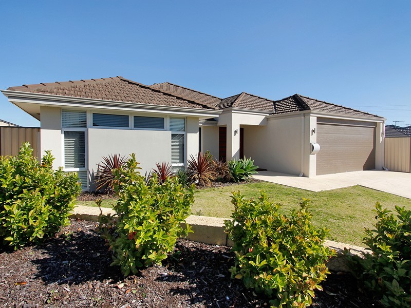 8 Belmore Bend, Aubin Grove WA 6164