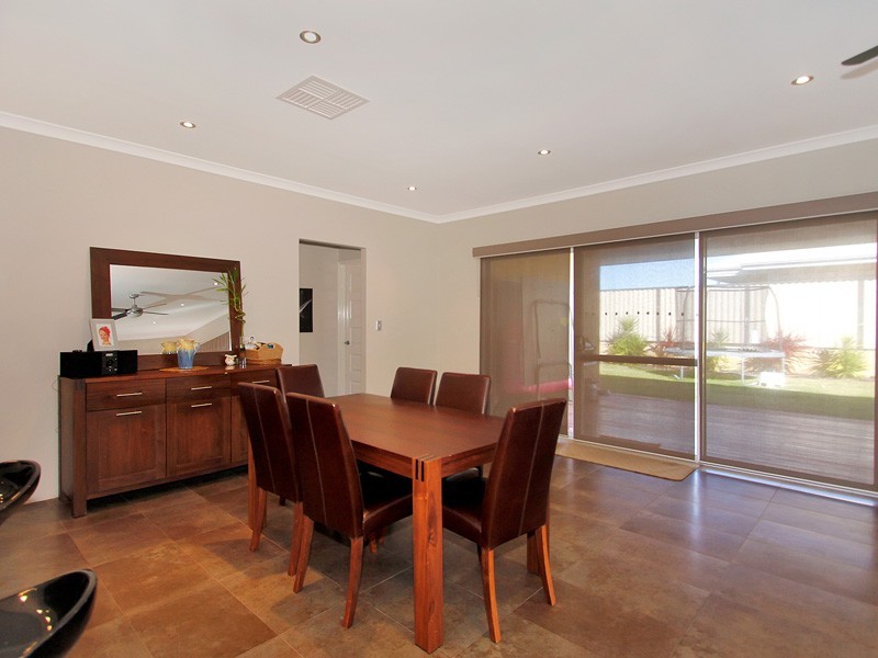 8 Belmore Bend, Aubin Grove WA 6164