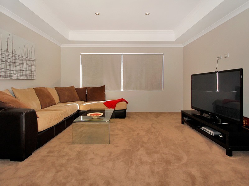 8 Belmore Bend, Aubin Grove WA 6164