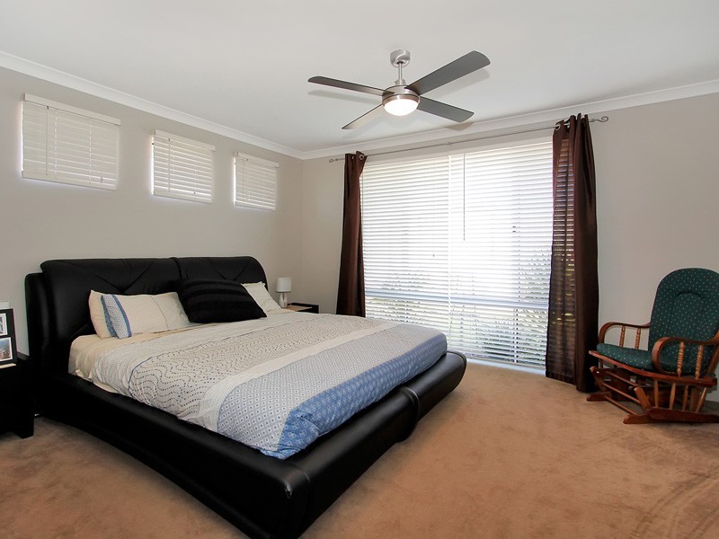 8 Belmore Bend, Aubin Grove WA 6164