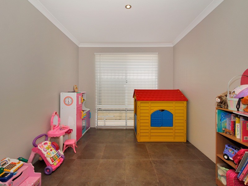 8 Belmore Bend, Aubin Grove WA 6164