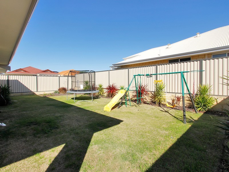 8 Belmore Bend, Aubin Grove WA 6164