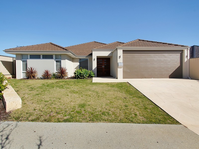 8 Belmore Bend, Aubin Grove WA 6164