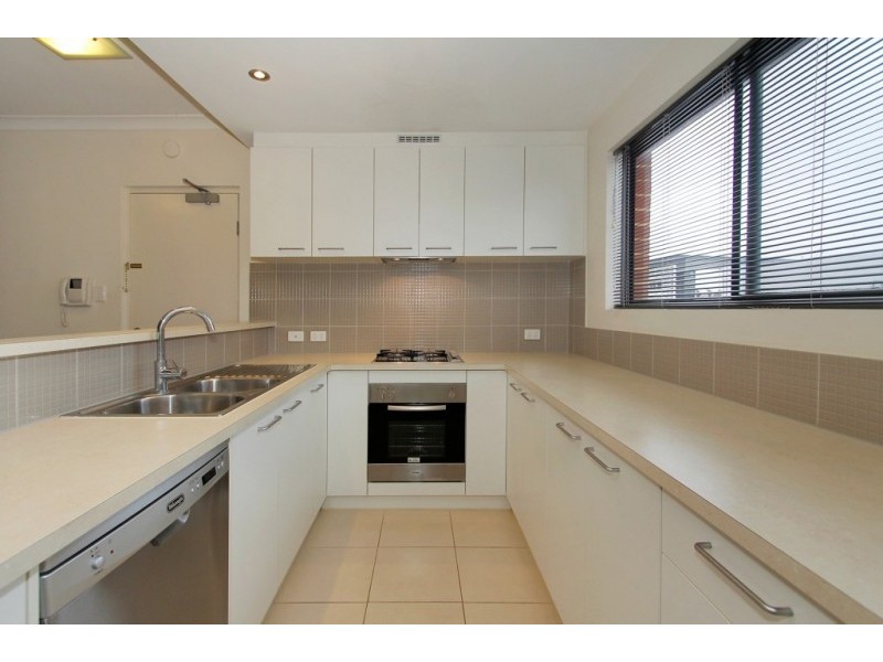 18/2 Stockton Bend, Cockburn Central WA 6164