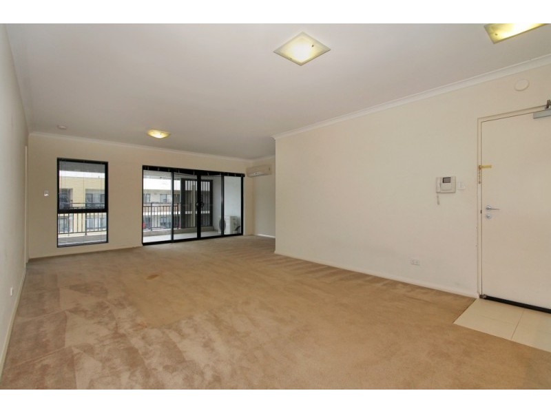 18/2 Stockton Bend, Cockburn Central WA 6164