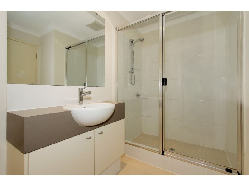 18/2 Stockton Bend, Cockburn Central WA 6164