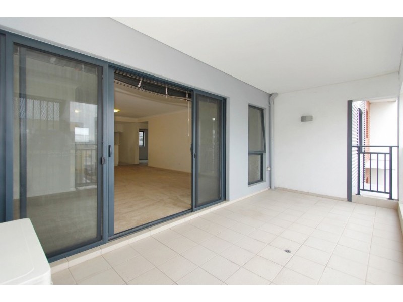 18/2 Stockton Bend, Cockburn Central WA 6164