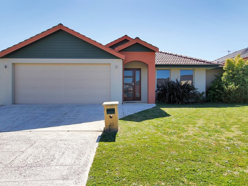 12 Berry Way, Bertram WA 6167