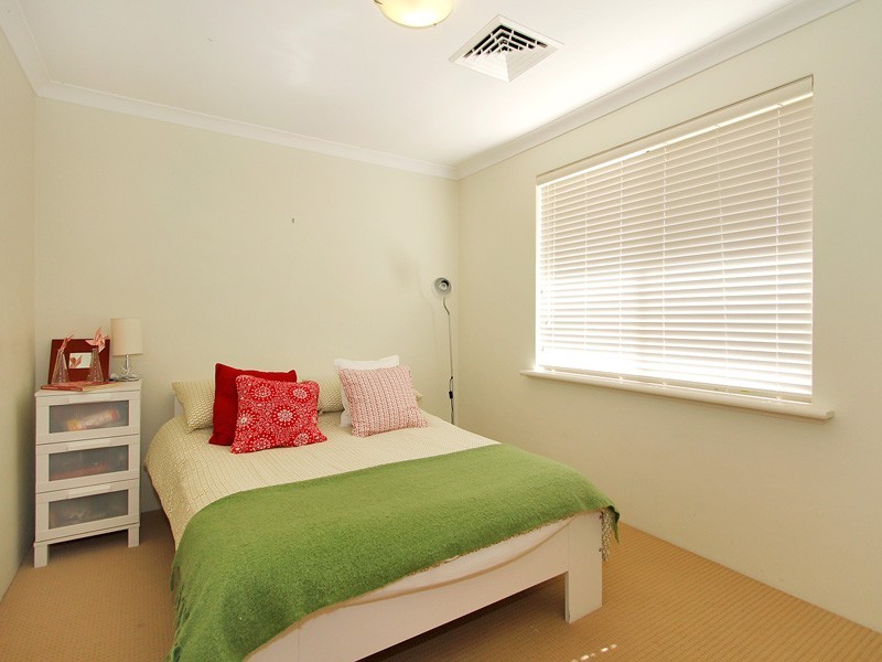 12 Berry Way, Bertram WA 6167