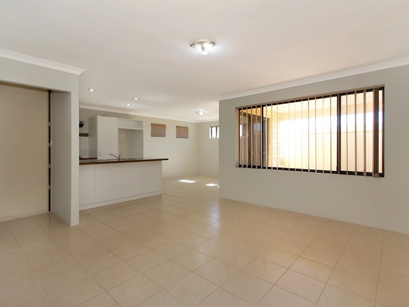 7/31 Barfield Road, Hammond Park WA 6164