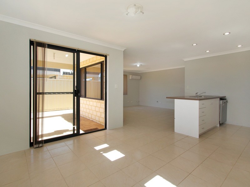 7/31 Barfield Road, Hammond Park WA 6164