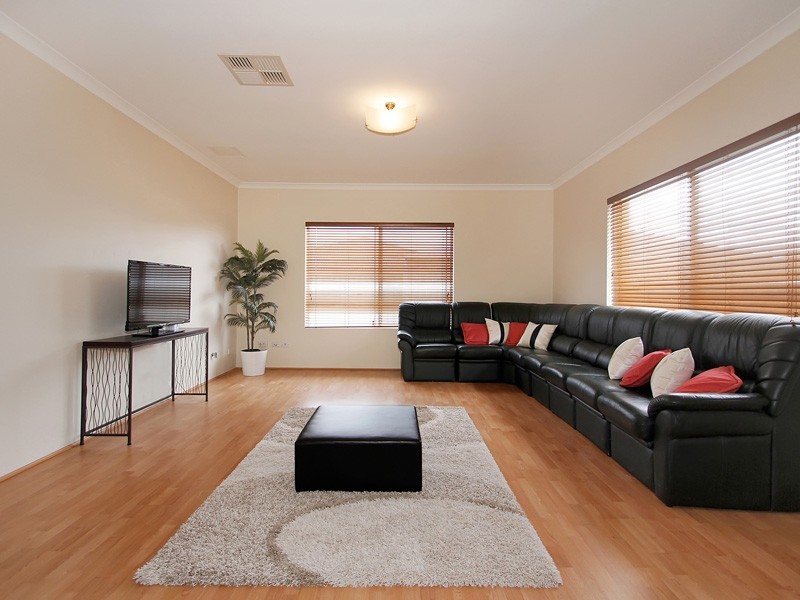 6 Seville Way, Aubin Grove WA 6164