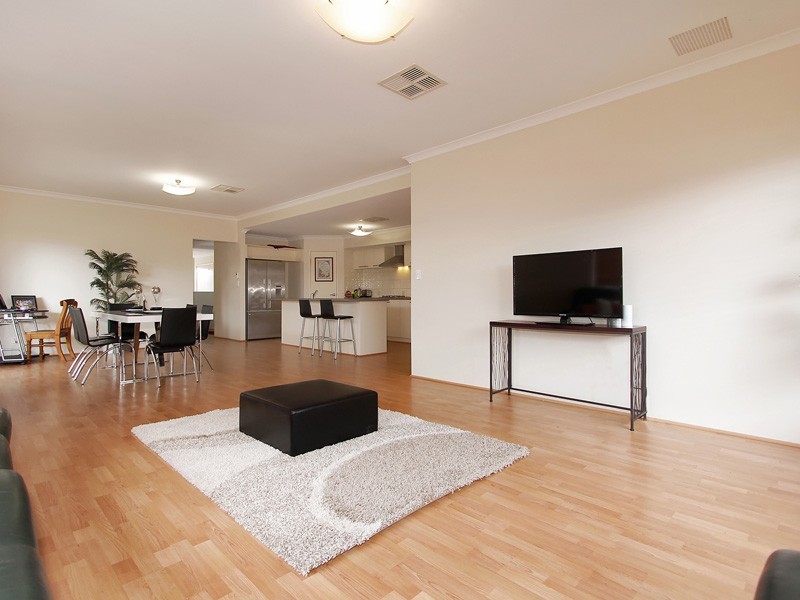 6 Seville Way, Aubin Grove WA 6164