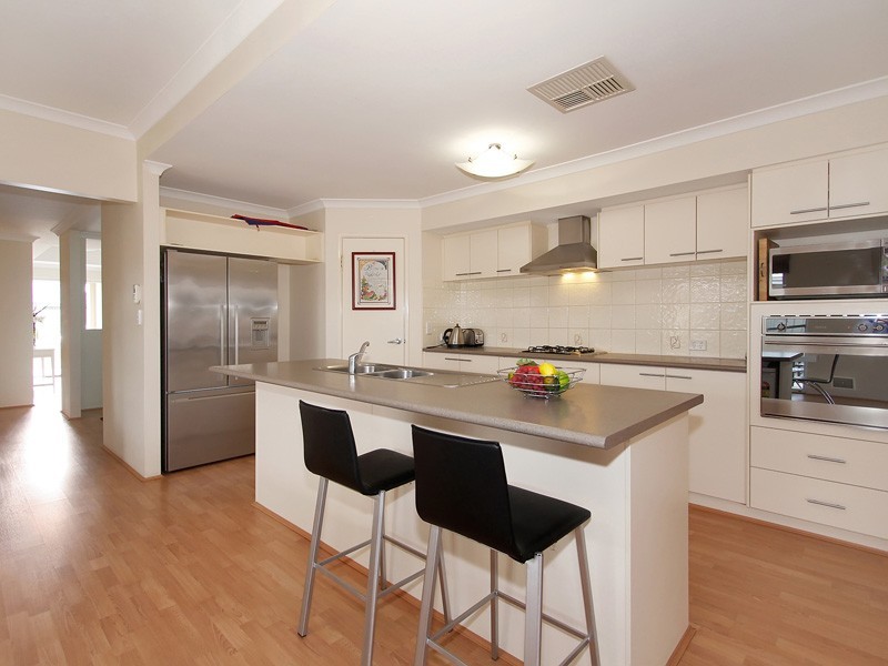 6 Seville Way, Aubin Grove WA 6164