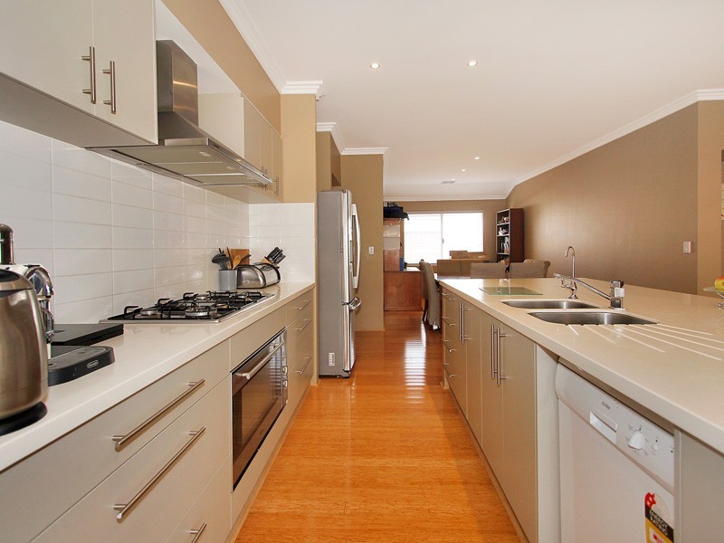 21 Kesiya Turn, Aubin Grove WA 6164
