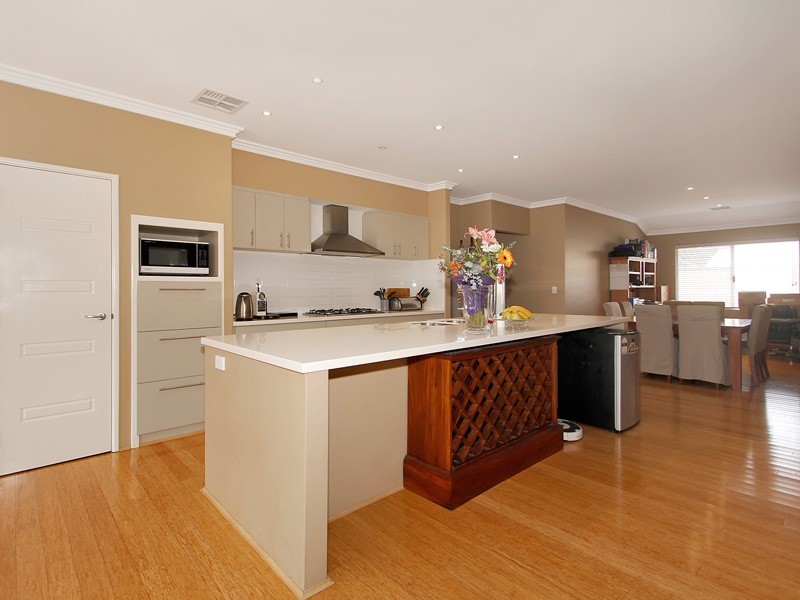 21 Kesiya Turn, Aubin Grove WA 6164