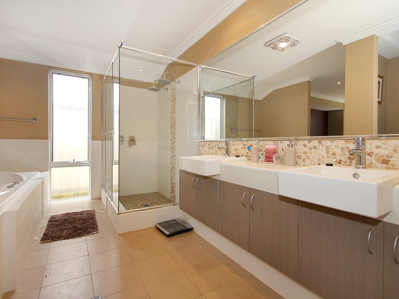 21 Kesiya Turn, Aubin Grove WA 6164
