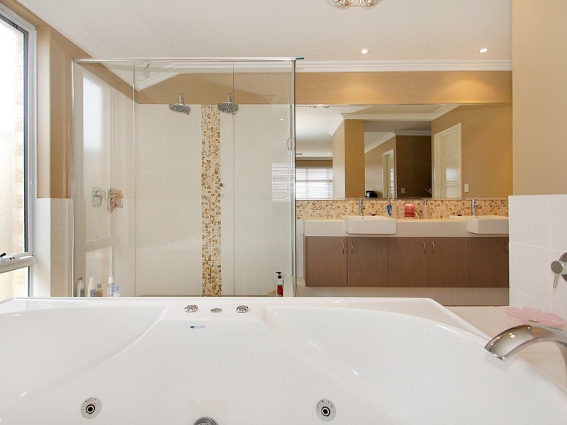 21 Kesiya Turn, Aubin Grove WA 6164