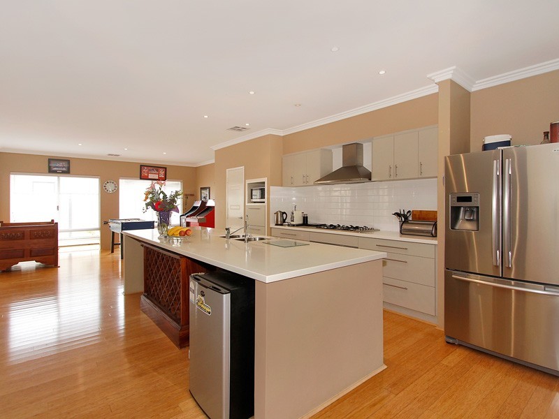 21 Kesiya Turn, Aubin Grove WA 6164