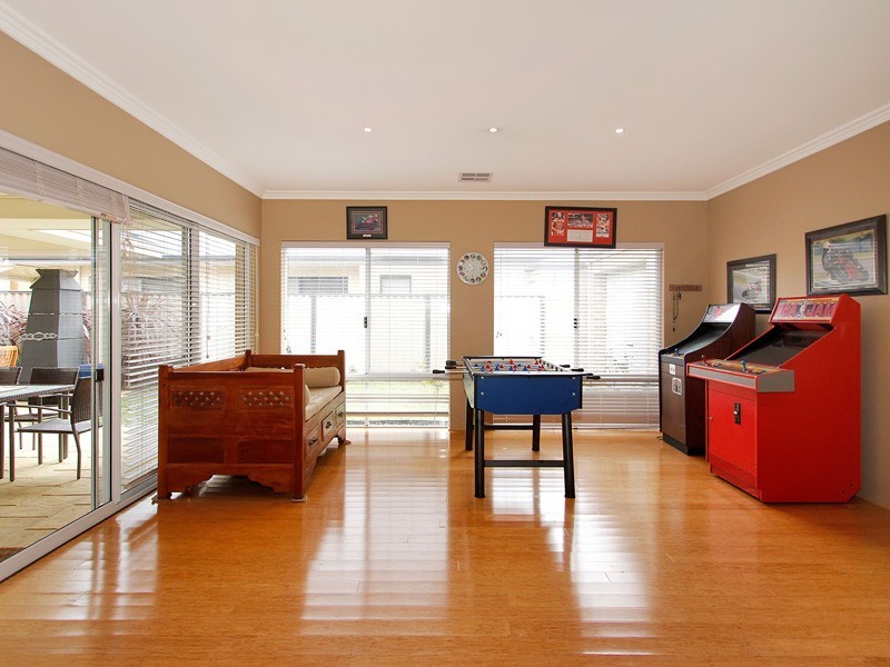 21 Kesiya Turn, Aubin Grove WA 6164