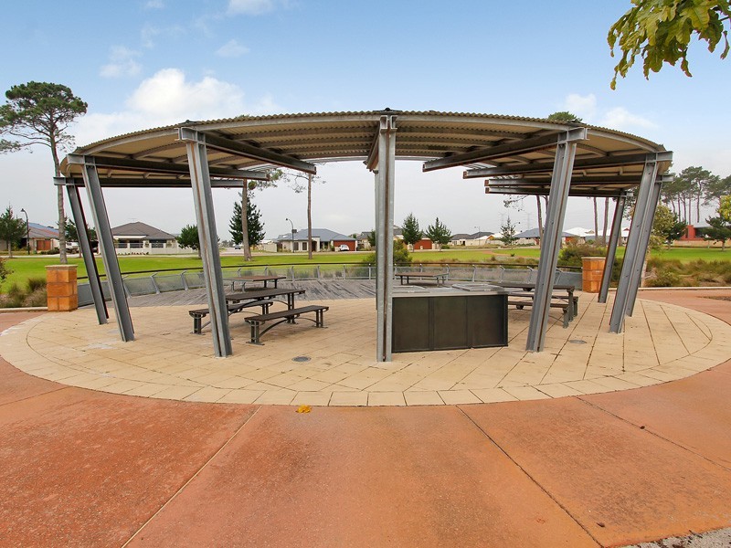 21 Kesiya Turn, Aubin Grove WA 6164