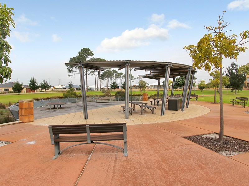 21 Kesiya Turn, Aubin Grove WA 6164