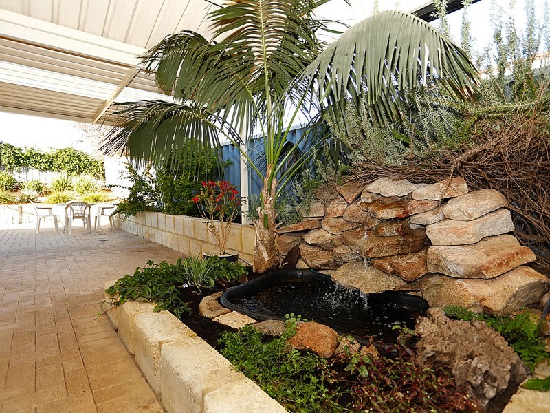 15 Ridge Road, Cockburn Central WA 6164