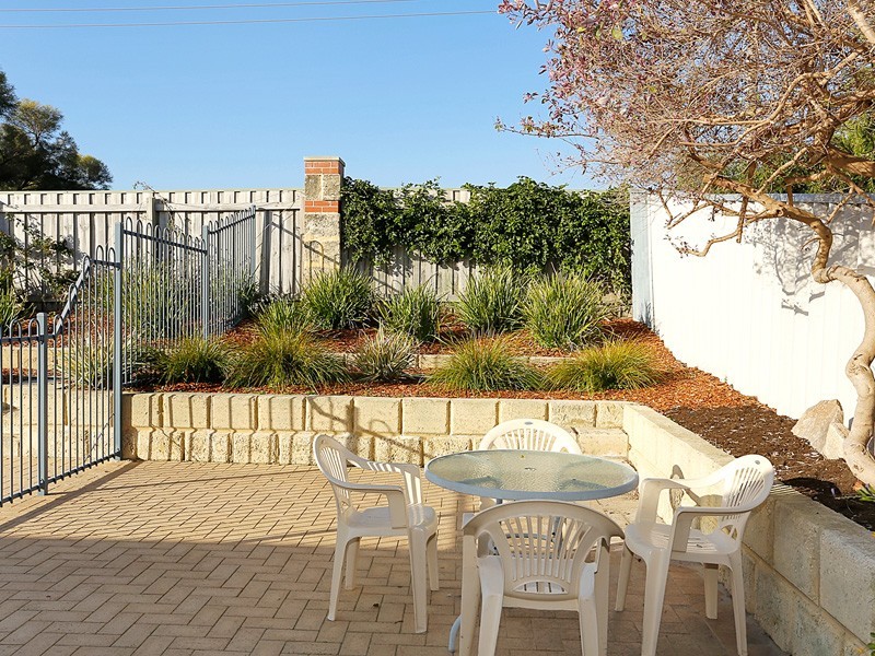 15 Ridge Road, Cockburn Central WA 6164