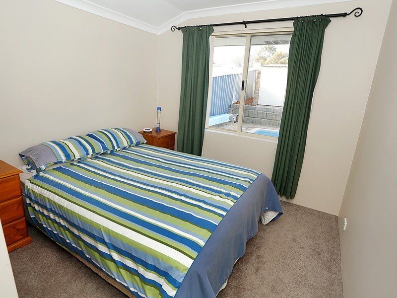 15 Ridge Road, Cockburn Central WA 6164