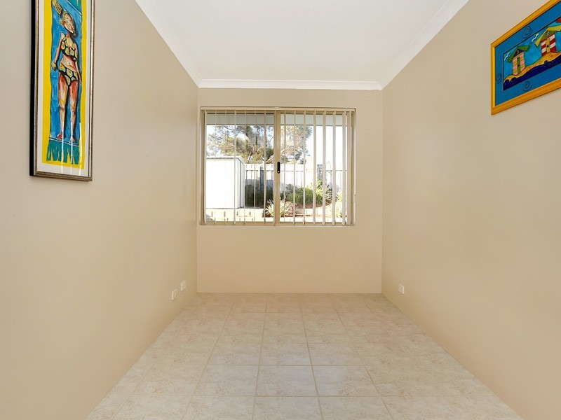 15 Ridge Road, Cockburn Central WA 6164