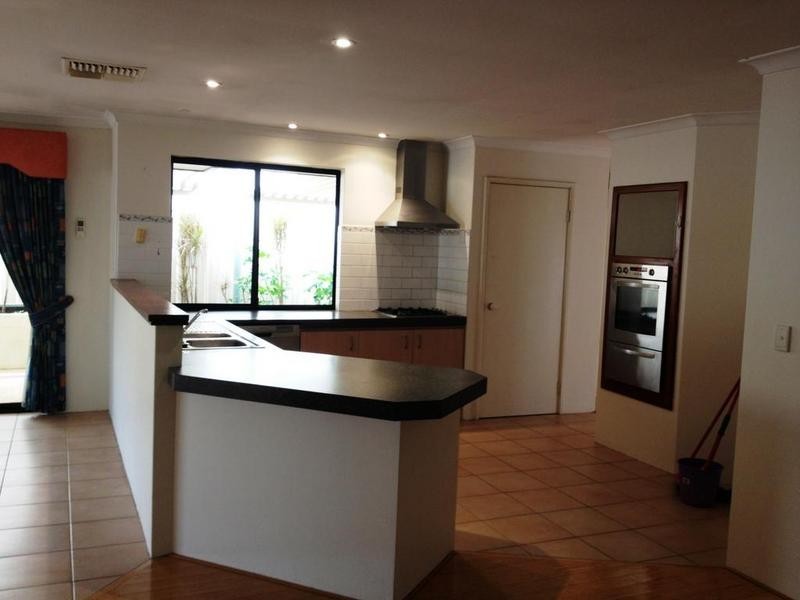 5 Strathcona Rise, Bibra Lake WA 6163