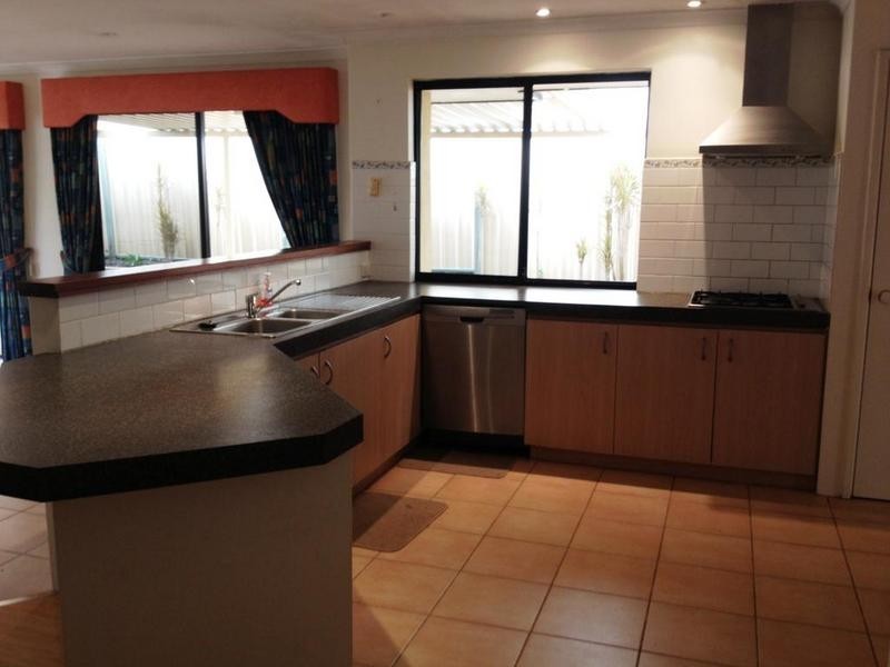 5 Strathcona Rise, Bibra Lake WA 6163