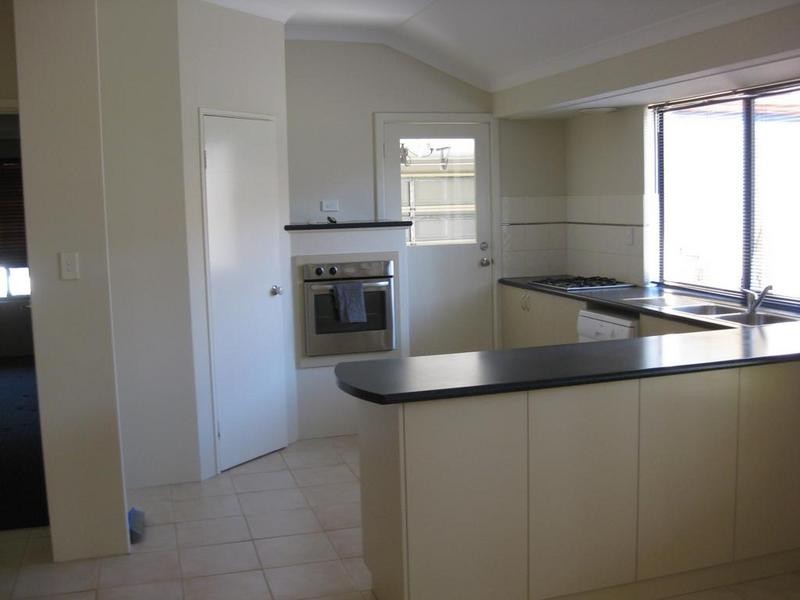 20 Muirfield Avenue, Success WA 6164