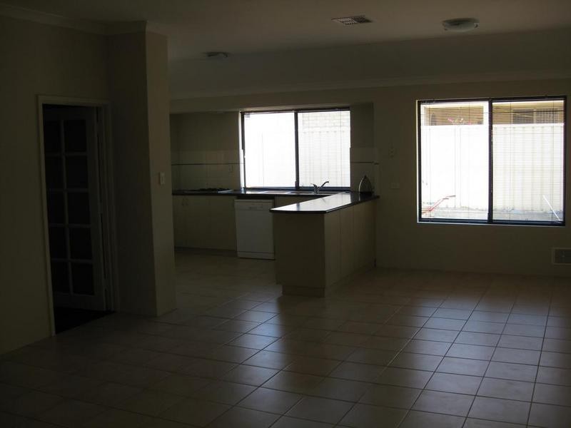 20 Muirfield Avenue, Success WA 6164