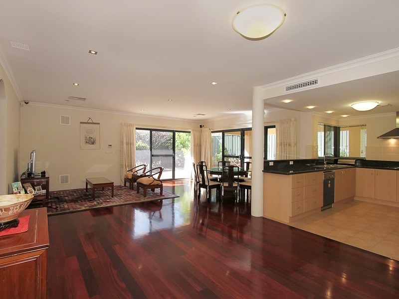 28 Glen Iris Drive, Jandakot WA 6164