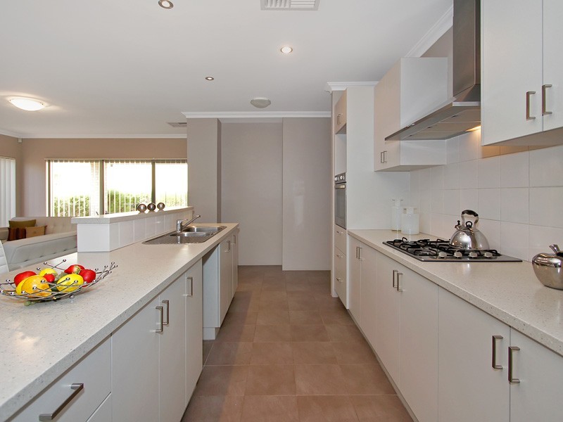 15 Shelduck Pass, Beeliar WA 6164
