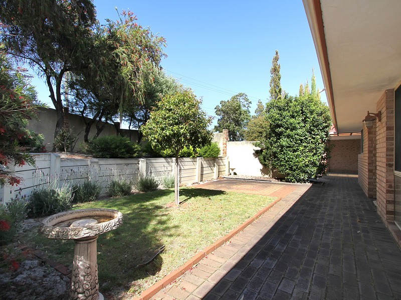 11A Woodlark Place, Willetton WA 6155