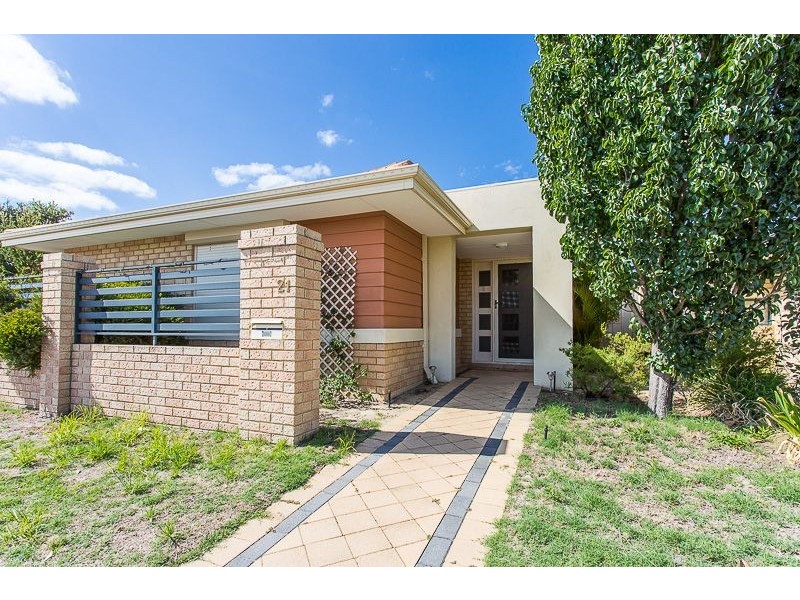 21 Yarra Promenade, Hammond Park WA 6164