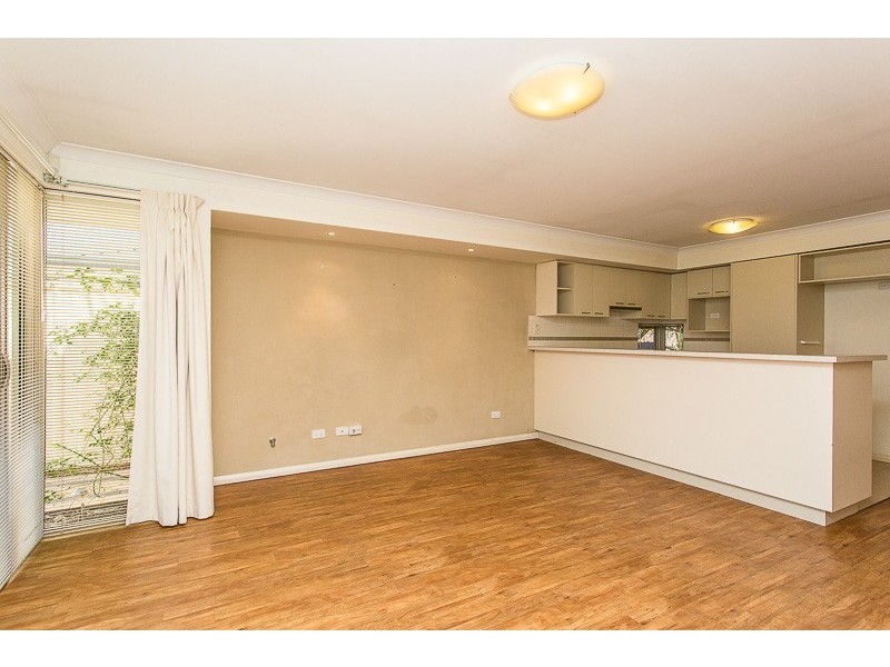 21 Yarra Promenade, Hammond Park WA 6164