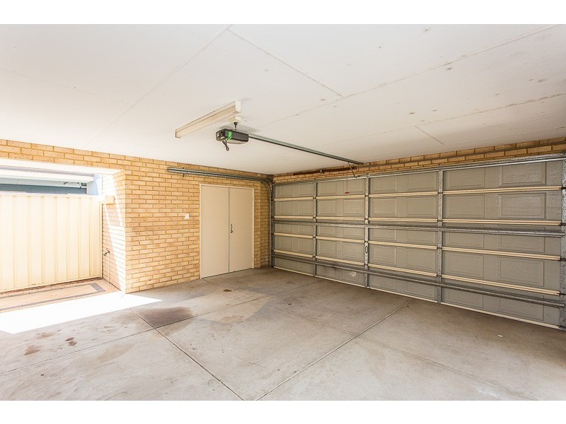 21 Yarra Promenade, Hammond Park WA 6164