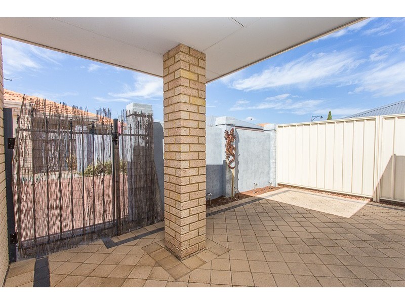 21 Yarra Promenade, Hammond Park WA 6164