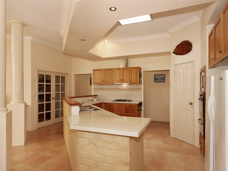 15 Kooralbyn Valley Crescent, Jandakot WA 6164