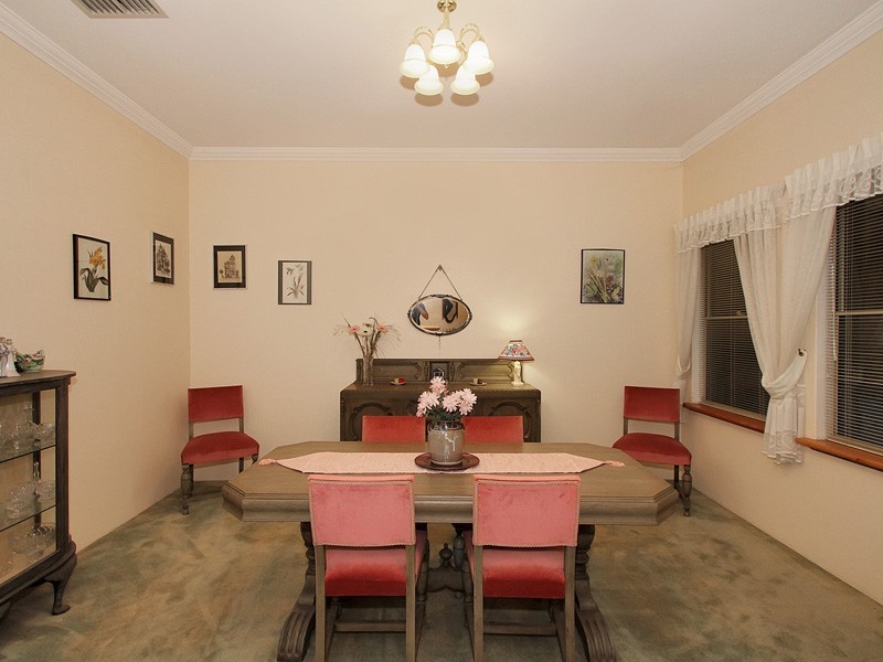 15 Kooralbyn Valley Crescent, Jandakot WA 6164