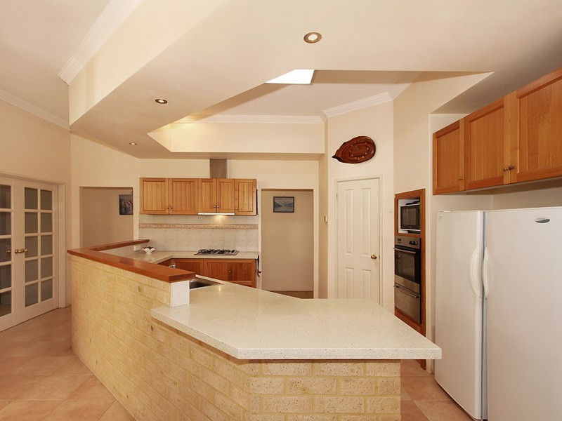 15 Kooralbyn Valley Crescent, Jandakot WA 6164