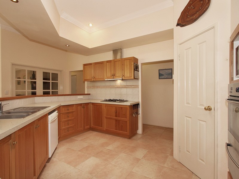 15 Kooralbyn Valley Crescent, Jandakot WA 6164