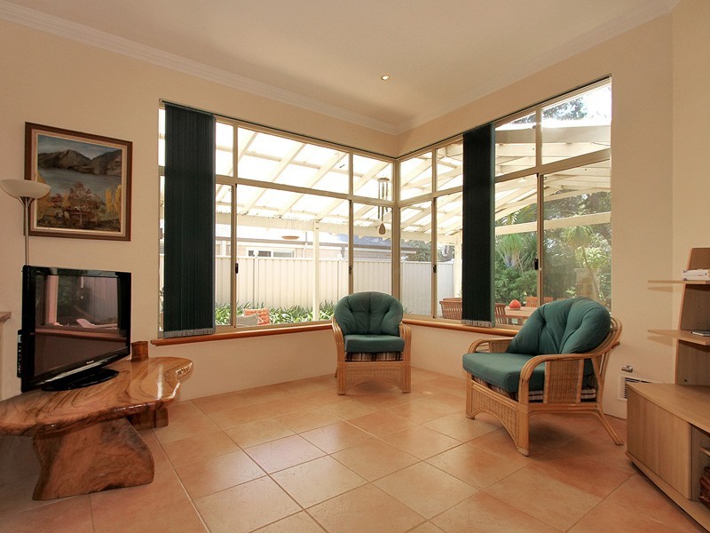 15 Kooralbyn Valley Crescent, Jandakot WA 6164