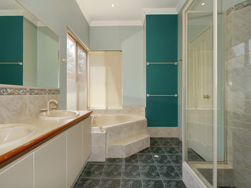 15 Kooralbyn Valley Crescent, Jandakot WA 6164