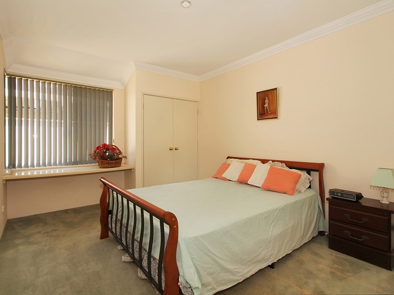 15 Kooralbyn Valley Crescent, Jandakot WA 6164